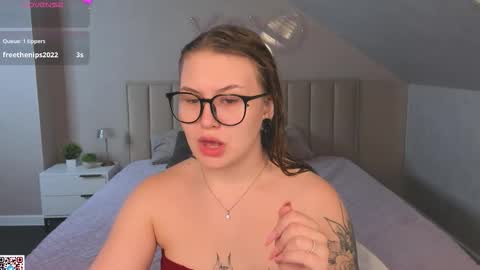 Snapshot of harmony_mills chatting on October 16, 2025, 1:06 am Christine online show from October 16, 2025, 1:06 am