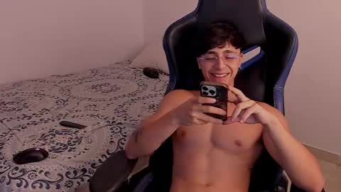 harry_p01 online show from November 15, 2025, 2:20 am