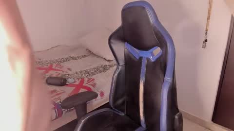 Snapshot of harry_p01 chatting on February 11, 2026, 4:50 am harry_p01 online show from February 11, 2026, 4:50 am