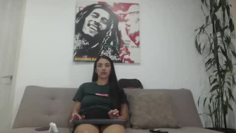 Snapshot of harrycum4you chatting on June 25, 2026, 2:44 am hannaandharri online show from June 25, 2026, 2:44 am