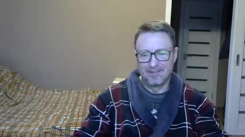 Snapshot of harrysnake chatting on December 17, 2024, 6:35 am HarrySnake online show from December 17, 2024, 6:35 am