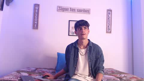 Snapshot of harrythomson1 chatting on January 17, 2025, 6:04 am harry thomson online show from January 17, 2025, 6:04 am