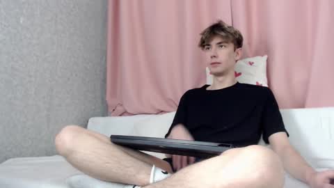 harvey_foster online show from December 18, 2025, 11:16 am