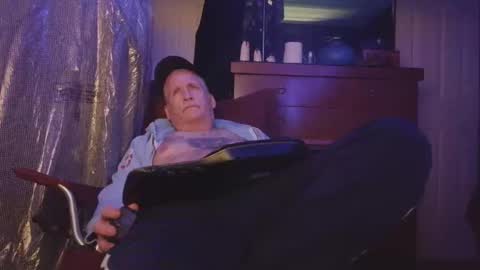 hashtagcloudp0rn online show from April 13, 2026, 8:25 pm