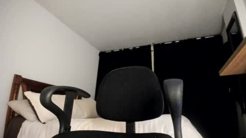 Snapshot of hat_girl chatting on February 7, 2026, 5:11 am Nicole online show from February 7, 2026, 5:11 am