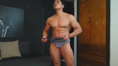 Snapshot of hat_guy01 chatting on July 21, 2026, 10:01 pm hat_guy01 online show from July 21, 2026, 10:01 pm
