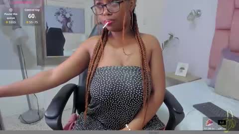 hazel_lanee online show from November 15, 2025, 9:11 pm