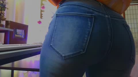 Snapshot of hazel_lyn222 chatting on December 2, 2024, 3:25 pm Hazel online show from December 2, 2024, 3:25 pm