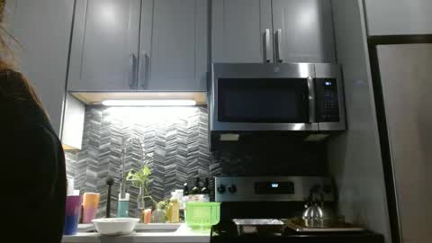 Hazel online show from February 10, 2025, 11:02 pm