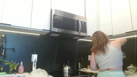 Hazel online show from April 17, 2026, 3:04 pm