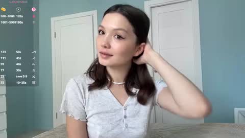 Snapshot of hazelhartshorn chatting on July 19, 2026, 1:15 pm Kira online show from July 19, 2026, 1:15 pm