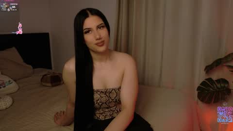 hazelhayess online show from May 8, 2026, 4:01 pm