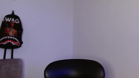 hazlan_420 online show from November 10, 2025, 5:01 pm