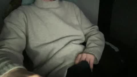 hchappel19 online show from November 1, 2025, 6:04 am