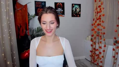 heartedlove_1 online show from October 14, 2025, 11:55 am