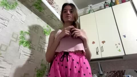 Lili online show from April 20, 2026, 2:20 pm