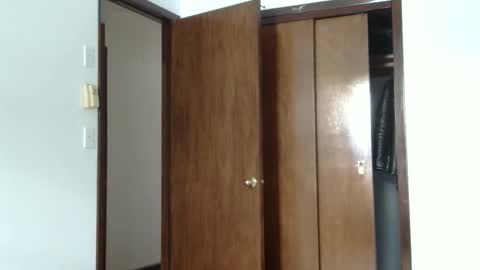 heatwavee online show from December 4, 2025, 6:16 pm