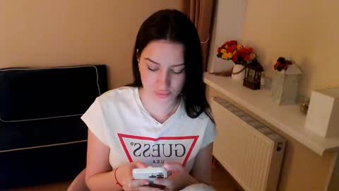 Snapshot of heaven_chloe chatting on March 11, 2025, 10:42 pm Heaven girl online show from March 11, 2025, 10:42 pm