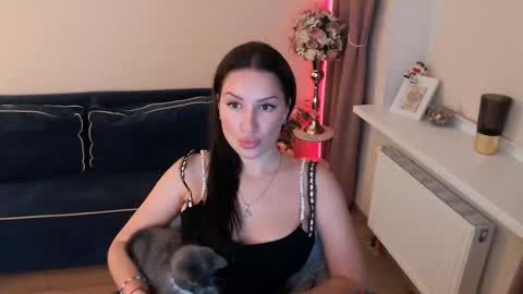 Snapshot of heaven_chloe chatting on September 30, 2025, 4:34 pm Heaven girl online show from September 30, 2025, 4:34 pm