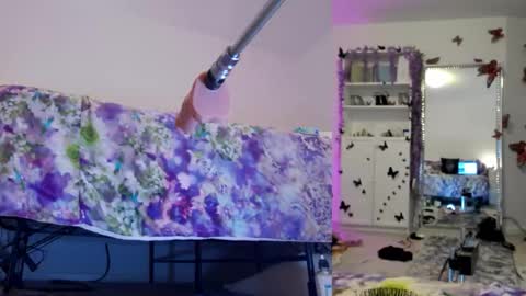 Helen online show from December 2, 2025, 1:00 am