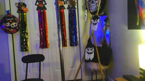 Heavenllyy online show from November 8, 2025, 6:35 am