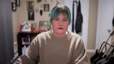 Saoirse online show from December 5, 2024, 11:51 pm