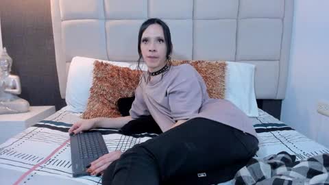 Snapshot of hecate1_ chatting on January 6, 2025, 7:24 pm Keira Hecate online show from January 6, 2025, 7:24 pm