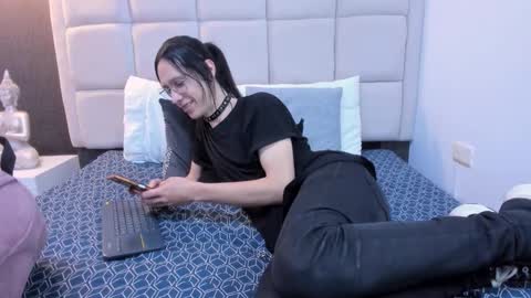 Snapshot of hecate1_ chatting on February 22, 2025, 7:14 pm Keira Hecate online show from February 22, 2025, 7:14 pm