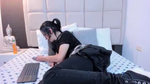 Snapshot of hecate1_ chatting on March 8, 2025, 7:42 pm Keira Hecate online show from March 8, 2025, 7:42 pm