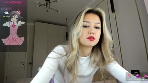 Nomy3 online show from January 9, 2025, 5:23 am