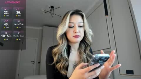 Nomy3 online show from February 21, 2025, 5:02 am