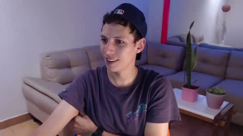 Snapshot of hefesto_69 chatting on December 11, 2024, 6:20 pm hefesto_69 online show from December 11, 2024, 6:20 pm