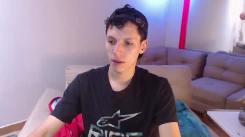 Snapshot of hefesto_69 chatting on January 25, 2025, 8:00 pm hefesto_69 online show from January 25, 2025, 8:00 pm