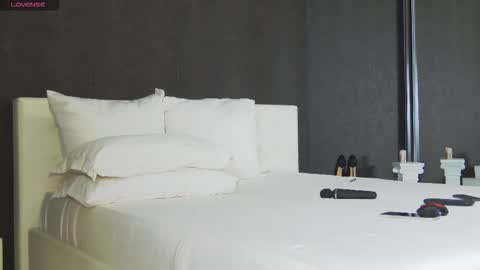 Helen online show from October 28, 2025, 2:15 am