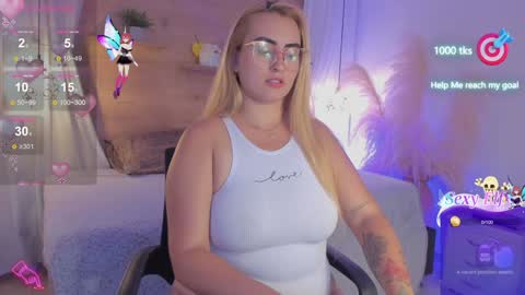 ANTARA REY online show from December 4, 2024, 8:18 pm