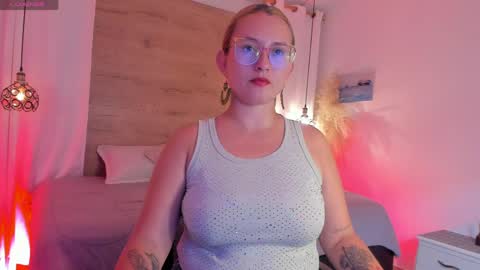 ANTARA REY online show from April 7, 2026, 7:03 pm