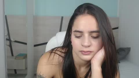 Snapshot of heidy_hoiss chatting on February 13, 2025, 8:24 pm Heidy online show from February 13, 2025, 8:24 pm