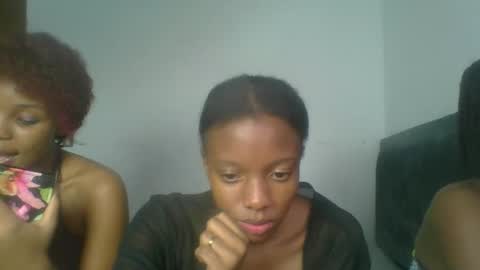 Snapshot of heilybunny chatting on April 30, 2026, 11:31 pm heilybunny online show from April 30, 2026, 11:31 pm
