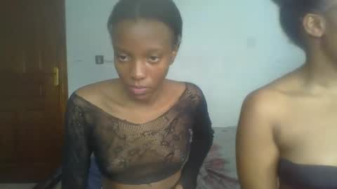 Snapshot of heilybunny chatting on May 4, 2026, 12:06 am heilybunny online show from May 4, 2026, 12:06 am