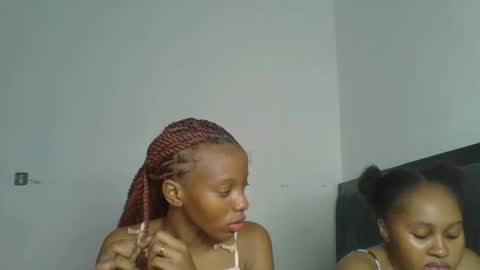 Snapshot of heilybunny chatting on May 6, 2026, 8:52 am heilybunny online show from May 6, 2026, 8:52 am
