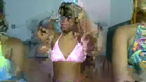 Snapshot of heilybunny chatting on May 18, 2026, 7:25 am heilybunny online show from May 18, 2026, 7:25 am