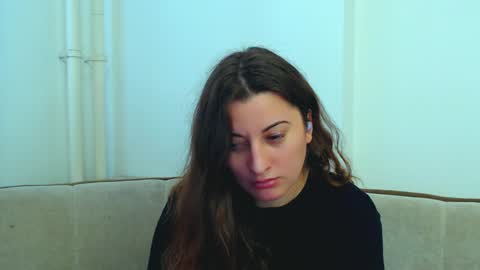 helen_adams_ online show from December 17, 2024, 9:07 am