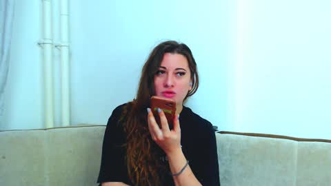 helen_adams_ online show from December 26, 2024, 4:43 am