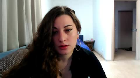 helen_adams_ online show from May 5, 2026, 6:10 am