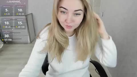 Snapshot of helen_angel_girl chatting on February 9, 2026, 8:18 am Helen sven online show from February 9, 2026, 8:18 am