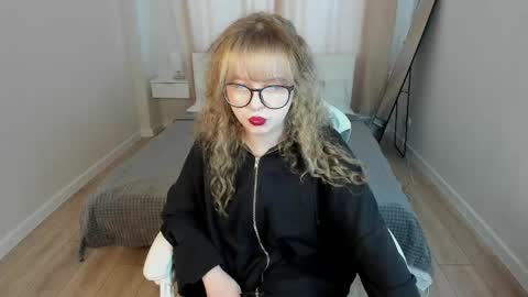 Helen Carson online show from April 20, 2026, 1:08 am