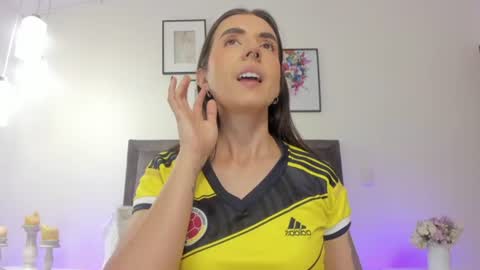 Snapshot of helen_mooree chatting on June 23, 2026, 12:47 pm Helen online show from June 23, 2026, 12:47 pm