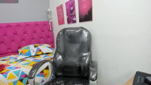 Helen online show from November 9, 2025, 6:28 pm