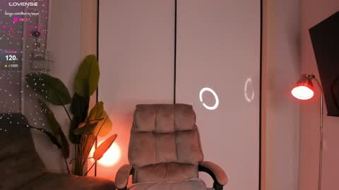 Helen online show from December 14, 2024, 11:34 pm