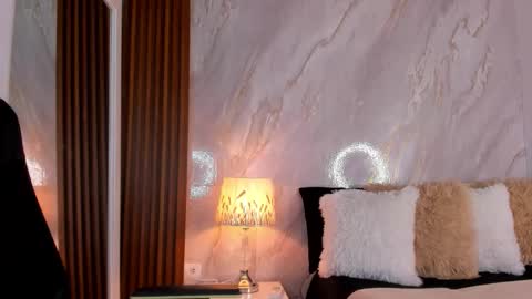 Helena Santos  online show from January 15, 2026, 11:15 am